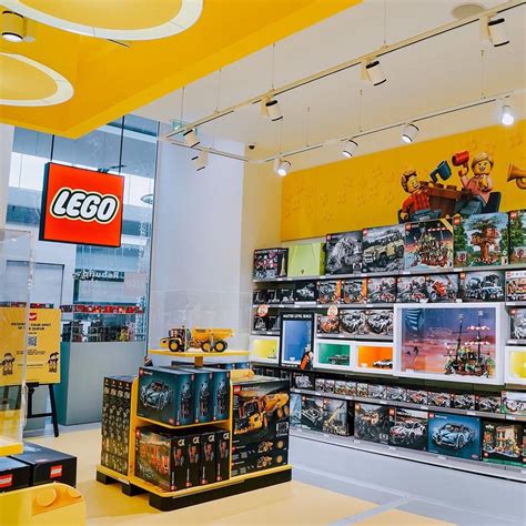 lego store highpoint mall.